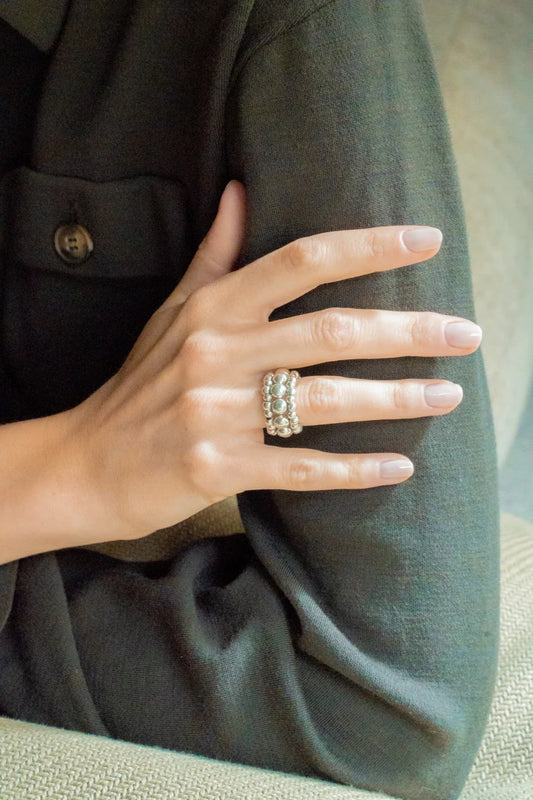 Bay elastic balls ring