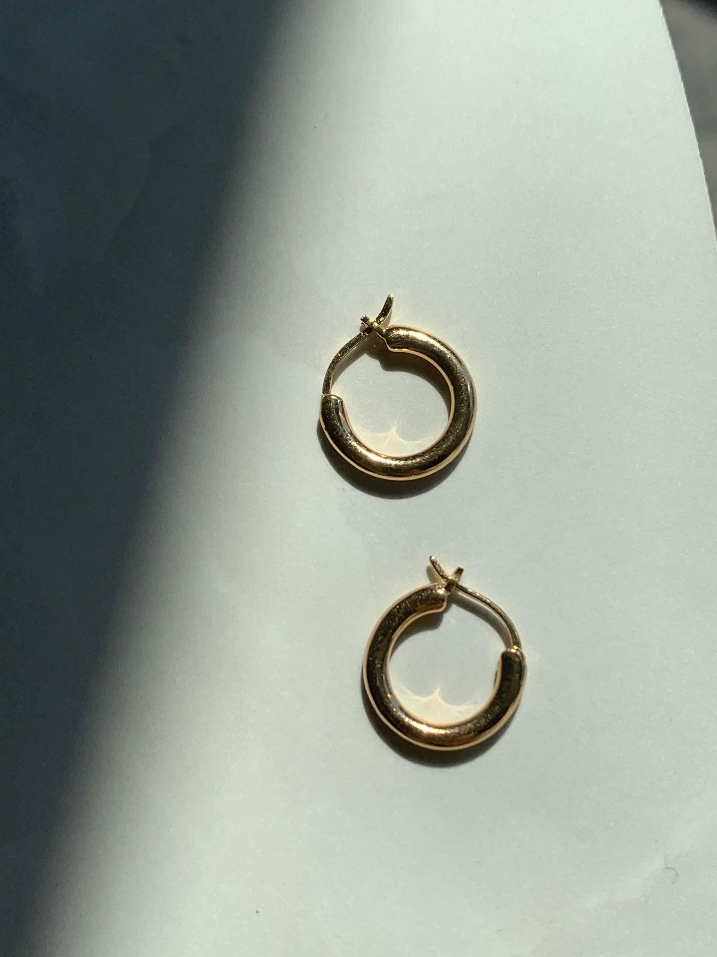 18K Gold Huggies Earring