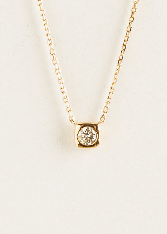 Simple Round Diamond Necklace